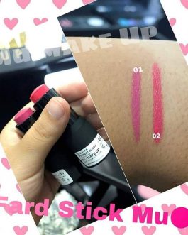 Fard stick cremoso     Questo tipo di fard blush si presenta in un elegante astuccio in stick per una facile applicazione. Disponibile in 2 tontalità di colore il fard risulta essere particolarmente resistente e di lunga durata. Realizzato solo con ingredienti che rispettano tutte le certificazioni. Prodotto in Italia dalla mu make up cosmetici