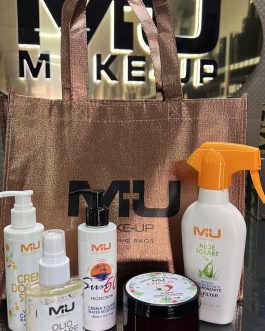 KIT MARE  BORSA+ ACQUA ABBRONZANTE + UNGUENTO 167 ML + PROTEZIONE WATERPROOF 50 +OLIO SOLARE CAPELLI +CREMA DOPO SOLE MU MAKE UP