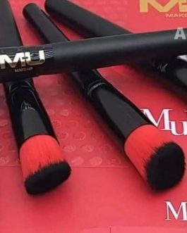 PENNELLO TRASVERSALE FONDOTINTA/MASCHERE MU MAKE UP ❤️