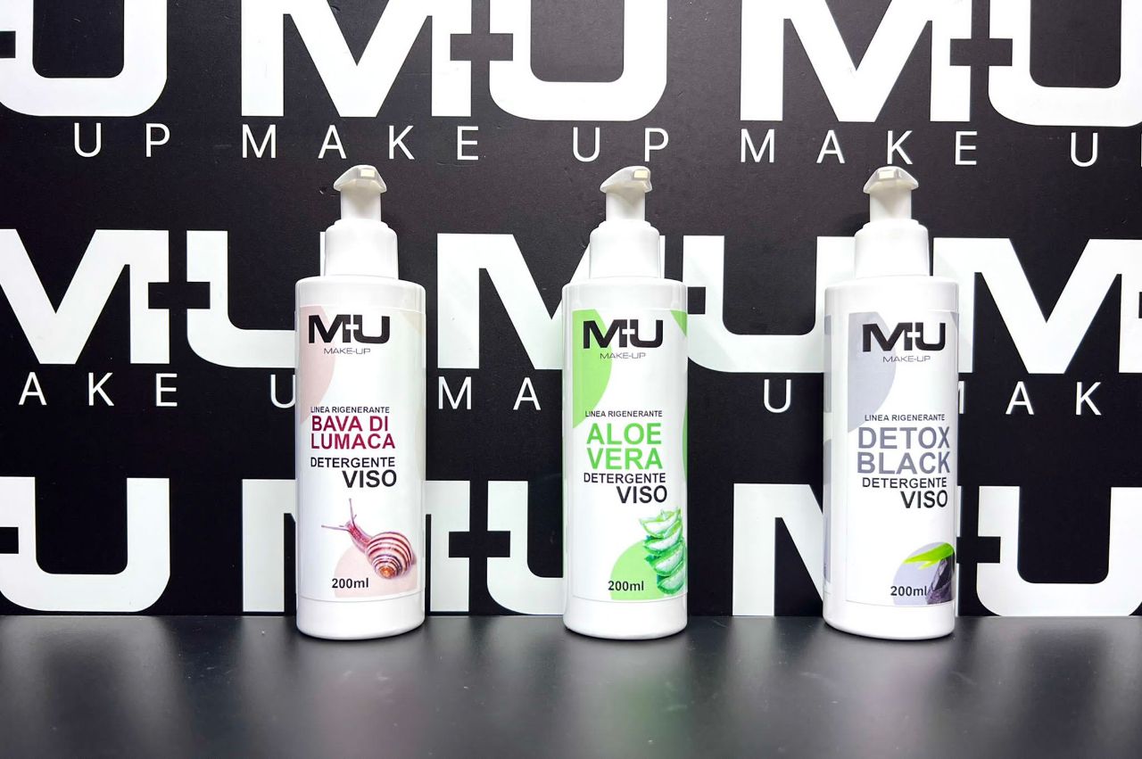 LATTE DETERGENTE - MU MAKE-UP Visualizzazione LATTE DETERGENTE - MU MAKE-UP