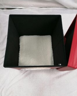 NUOVO POUF CONTENITORE / CUCCIA ANIMALI 🤩🤩🤩🤩🤩  TESSUTO IN ECOPELLE E CON PELLICCIA INTERNO 🔝🔝🔝🔝  MIS 38X38X38 CM 🔝  RESISTENZA MAXI 🔝  TESTATO PER UNA PORTATA DI 200KG 🔝  PREZIOSA HOME 🥰🥰