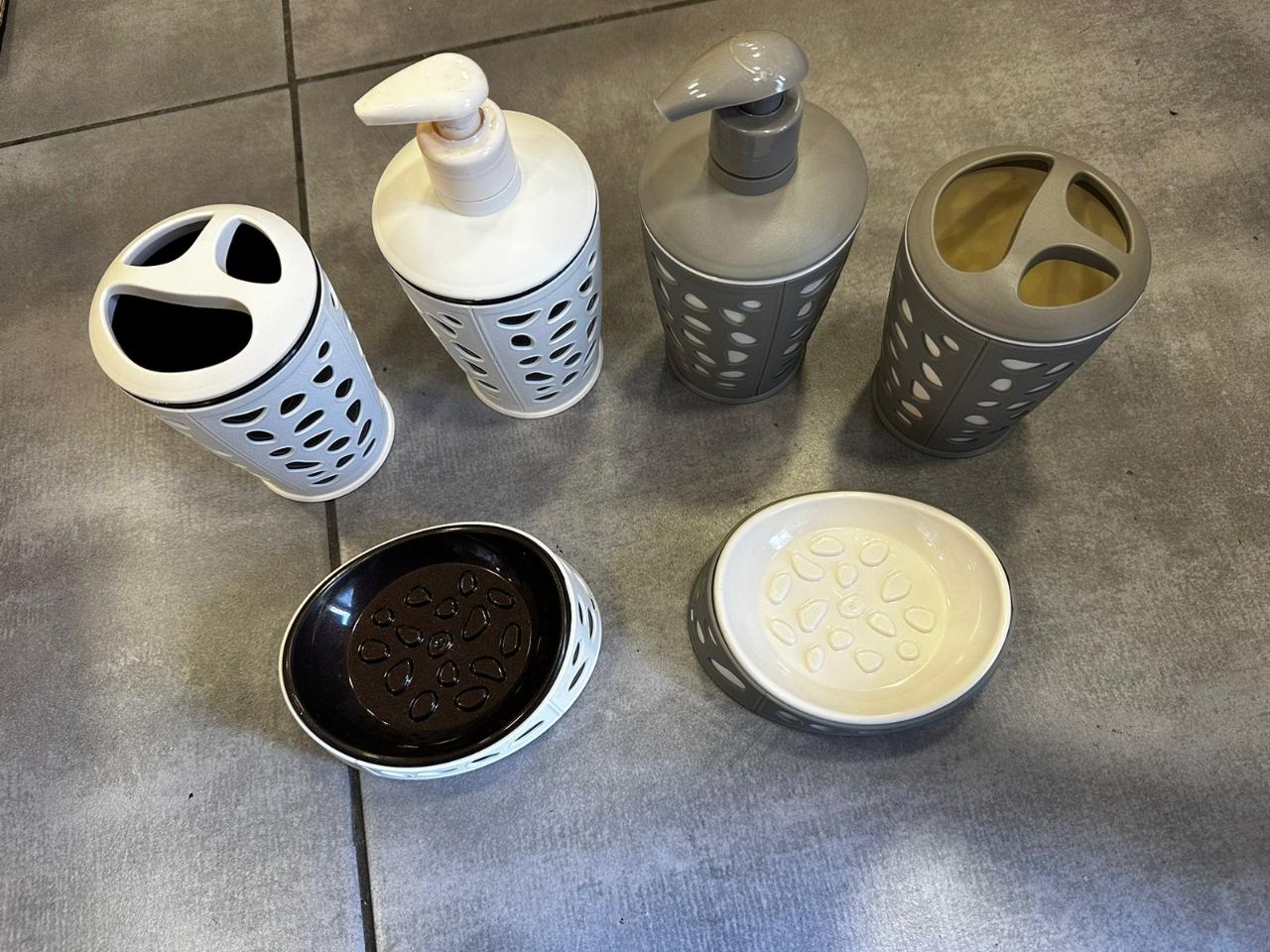 Set Bagno In Bamb&ugrave; Relaxdays - 4 Pezzi Con Portaspazzolini, Portasapone, Bicchiere E Vassoio