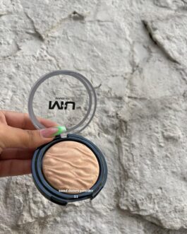 Sand dunes powder è una cipria effetto seta levigante e idratante, leggera dal finish naturale.