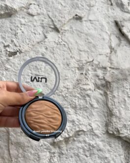 desert powder bronzing n•45 è una terra compatta setosa e leggera , dona al viso toni caldi con un effetto super naturale