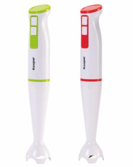 Kooper – frullatore a immersione   Perché sceglierlo? Perché è versatile, preciso e veloce. La praticità è un’alleata immancabile tra i fornelli di chi si muove in tempi stretti, ma non rinuncia al massimo gusto. Trita, mischia e frulla ingredienti di diverse consistenze in pochi istanti: basta azionare il pulsante all’altezza dell’impugnatura e regolare la velocità. Con il frullatore a immersione sarà possibile realizzare delle golosissime zuppe, puree e frullati. Dopo l’utilizzo è sufficiente smontare la barra inferiore per una pulizia completa. Piccolo segreto: Vuoi un’idea per un piatto caldo e veloce per una piacevole coccola autunnale? Allora puoi provare a preparare una golosissima vellutata di zucca e patate, un’idea veloce e deliziosa: pulire e tagliare a dadini una zucca di piccole/medie dimensioni, soffriggere la cipolla con un po’ di olio, quindi aggiungervi la zucca, fino a farla ammorbidire. Aggiungere le patate precedentemente lessate e unirle alla zucca. Frullare il tutto e condire a piacere con pizzico di cannella e noce moscata o un rametto di rosmarino fresco. Puoi unire qualche crostino di pane per creare un piacevole contrasto di croccantezza.  Frullatore a immersione Magic Chef In ABS Lame in acciaio inossidabile Con 2 velocità di funzionamento Stick inferiore smontabile per una pulizia totale Rumorosità ridotta Misure: Ø 6 cm x h. 36,5 cm Potenza: 300 W Voltaggio: 220-240 V Frequenza: 50/60 Hz Classe di isolamento: II Lunghezza cavo: 120 cm