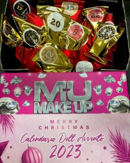 CALENDARIO DELL’AVVENTO MU MAKE UP 2O23🩷🎄🎁 🔻COMPRESO DI SACCHETTI GIÀ  CHIUSI NUMERATI DALL’8 AL 24 DICEMBRE   17 PRODOTTI MU MAKE UP •FONDOTINTA FLUIDO •ILLUMINANTE BIANCO LIQUIDO PLEAUSURE •MASCARA ORGASMO •MATITA OCCHI NERA •CORRETTORE STICK •BLUSH VISO •CIPRIA VISO •PENNELLO VISO •TINTA SEMIP PRUGNA •TINTA LABBRA NUDE •ROSSETTO ROSSO •OMBRETTO NUDE •OMBRETTO BIANCO •OMBRETTO JUMBO NERO •EYELINER •PINZETTA SOPRACCIGLIA  •SMALTO GLITTER 🔻Sacchetti regalo 🎁calendario Dell avvento  🩷🎄   CALENDARIO CHIUSO CON SACCHETTI COSÌ DA NON FAR VEDERE A CHI ACQUISTA I PRODOTTI INTERNI PER RICEVERE LA SORPRESA🩷🔻N.B IL CALENDARIO DELL’AVVENTO È UNICO E UGUALE PER TUTTI,NON È POSSIBILE CAMBIARE COLORI NE PRODOTTI POICHÉ SONO CALENDARI GIÀ COMPLETI.