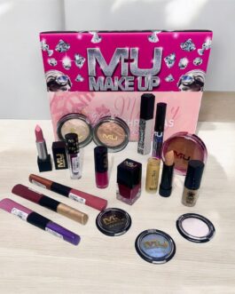 SECONDO CALENDARIO 🎁🎄COMPOSTO DA: CIPRIA TERRA PRIMER COOKED ILLUMINANTE PLEASURE MASCARA ALLUNGANTE CORRETTORE PERFECT SKIN LIP VOLUMIZER 3 OMBRETTI 1 SMALTO EFFETTO GEL 3 LIP KRIPTONITE LIP WATERSHINE TINTA SEMIPERMANENTE ROSSETTO CALAMITA (num disp. 403-405-408-409)  ❌❌DA SPECIFICARE I NUMERI O I COLORI, ALTRIMENTI VERRANNO MESSI A SCELTA NOSTRA, X EVITARE RALLENTAMENTI DURANTE LA PREPARAZIONE DELL’ORDINE❌❌   ✨✨CREA IL TUO CALENDARIO DELL’AVVENTO 2024✨✨ NOI TI DAREMO TUTTO L’OCCORRENTE: •17 Prodotti •1 Box •17 Bustine •Numeretti dall’8 al 24 dicembre ‎Mu make up