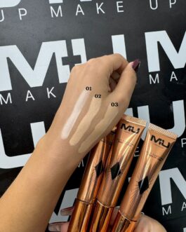 Correttore MULTI-FUNCTIONAL Aiuta a correggere le imperfezioni delle occhiaie ,coprente,morbido e facile da stendere grazie alla spugnetta incorporata ,si sfuma facilmente .Effetto fresco e luminoso sulla pelle per tutto il giorno. Applicare sulle occhiaie, o sui zigomi per un effetto contouring poi sfumare. 10 ML Mu make up